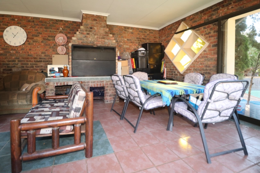 4 Bedroom Property for Sale in La Hoff North West